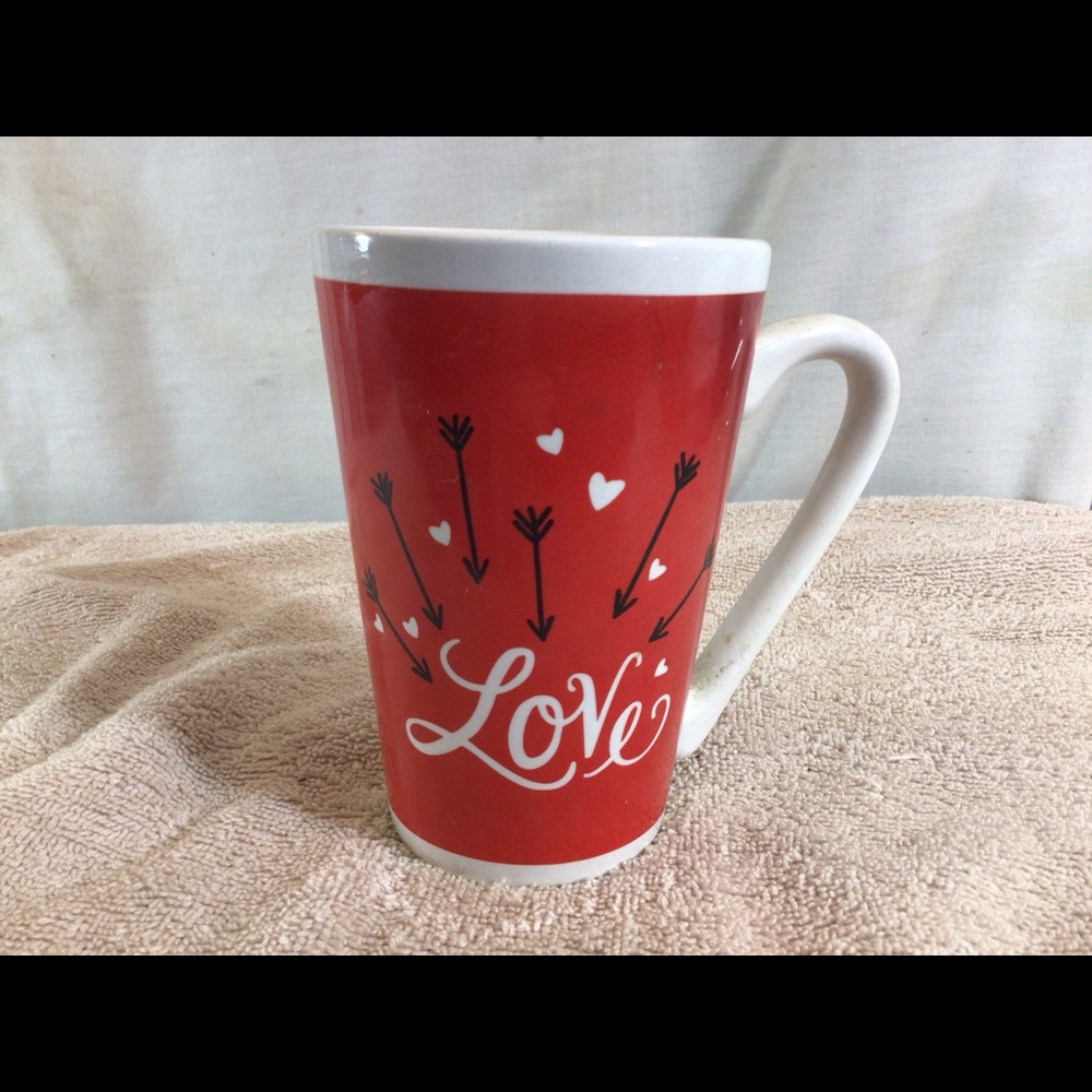 Nice MTY International Ceramic Red and White LOVE Coffee Mug 5” Tall pre-owned